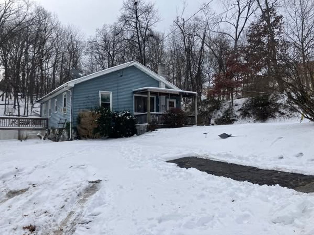 listing, photo 1