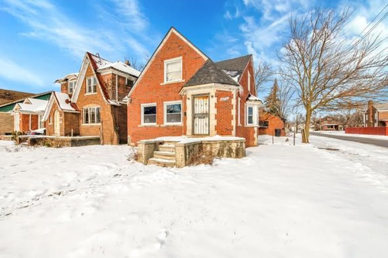 listing, photo 1