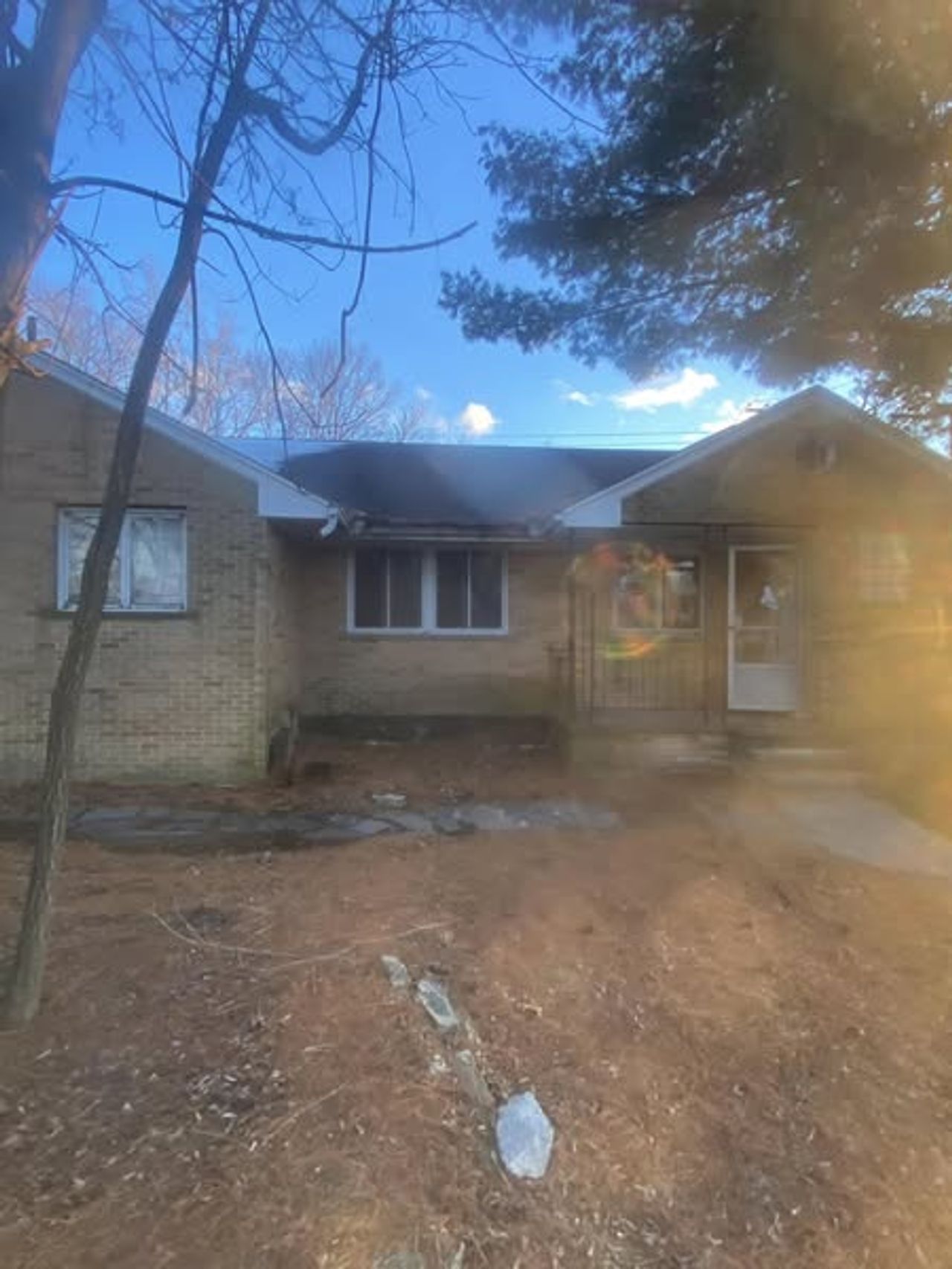 listing, photo 1