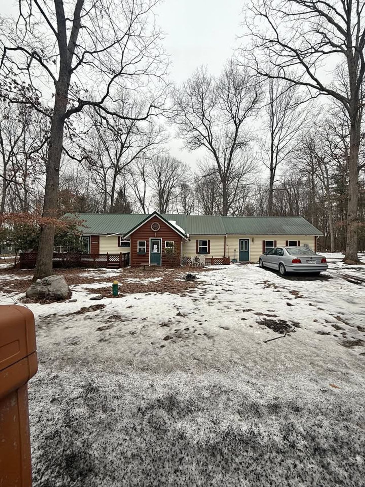 listing, photo 1