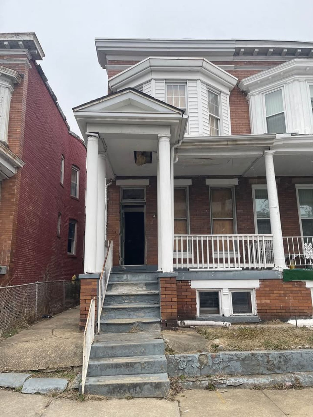 listing, photo 1
