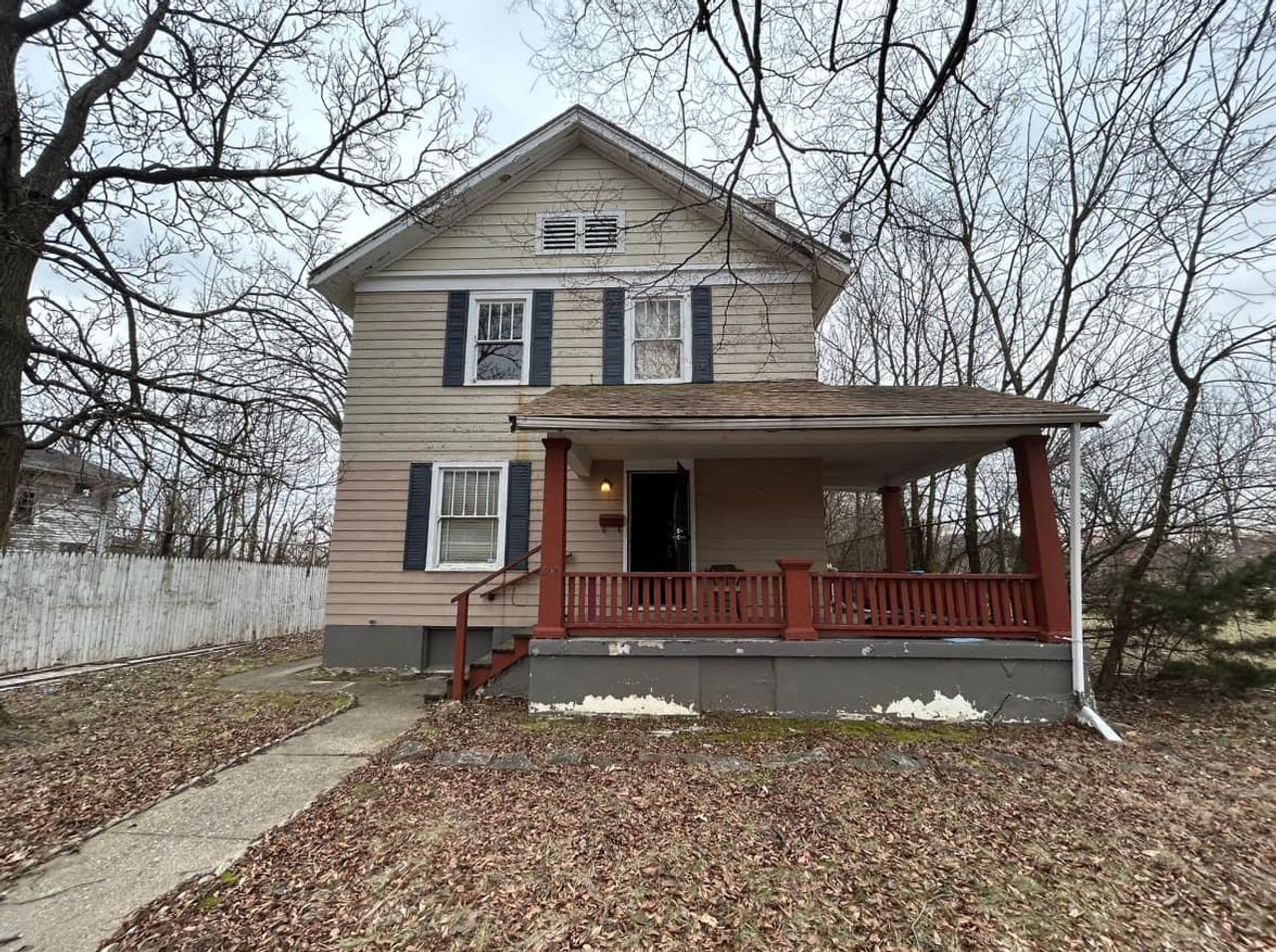 listing, photo 1