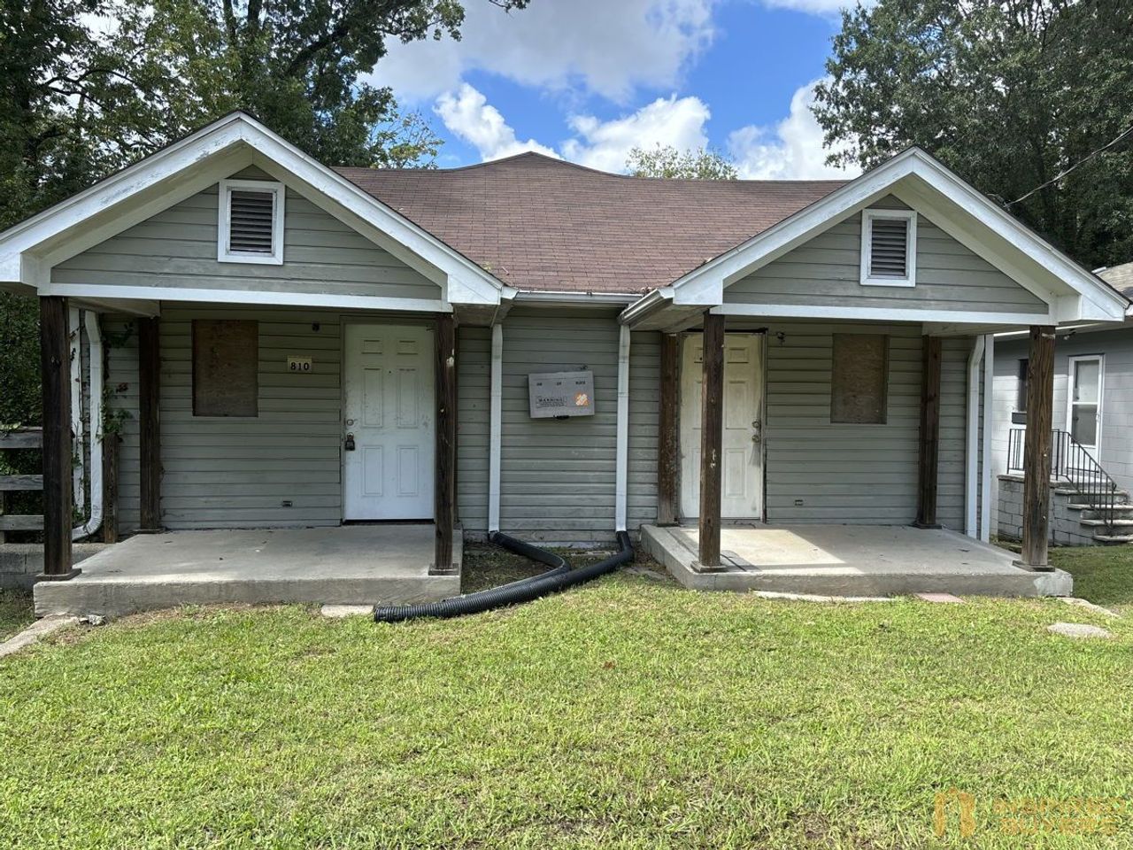 listing, photo 1