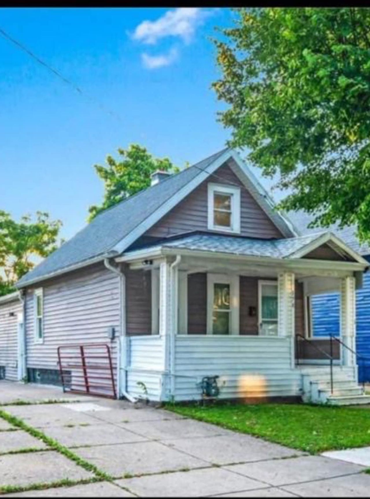 listing, photo 1
