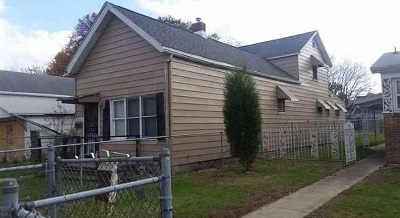 listing, photo 1