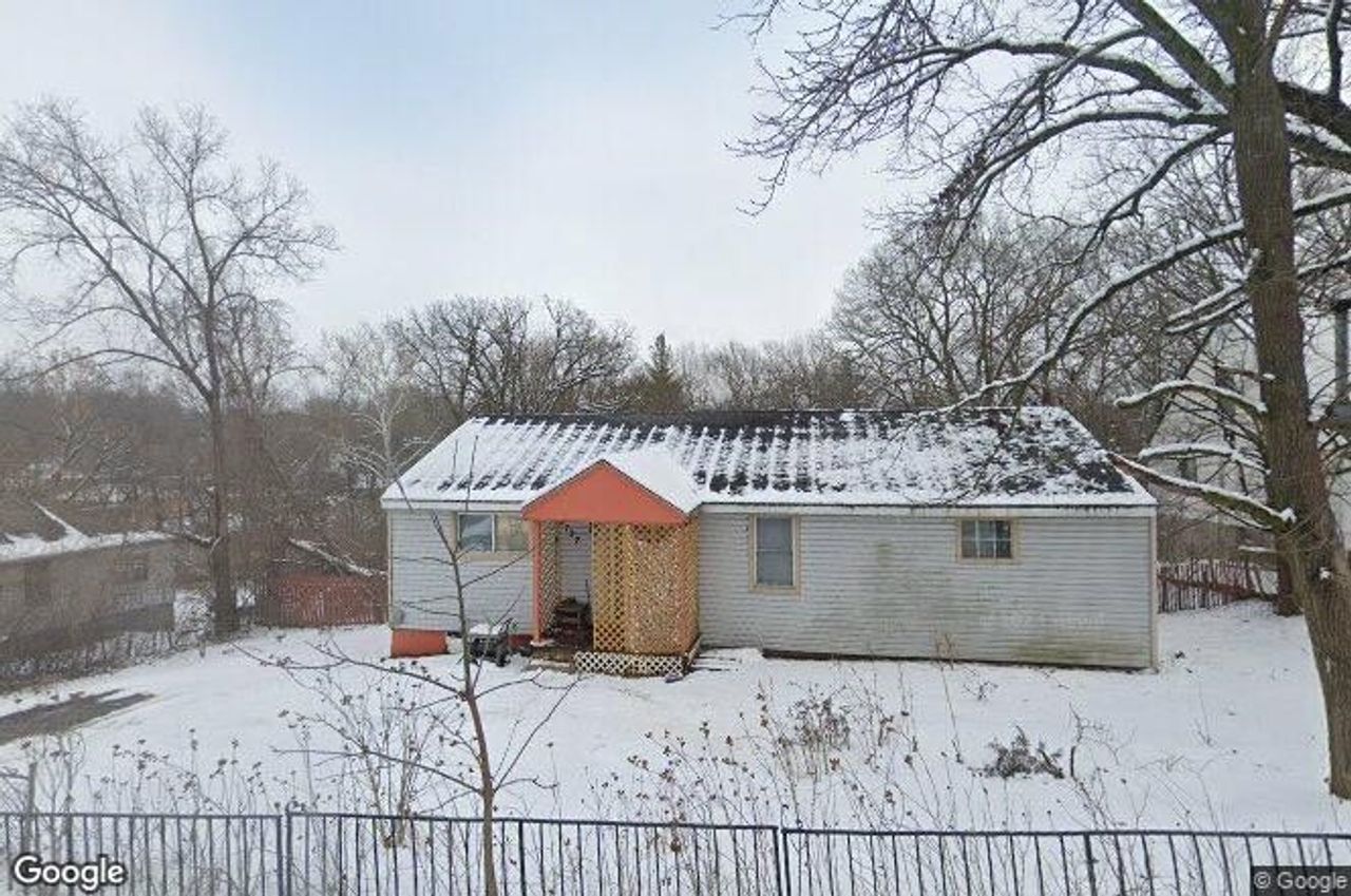 listing, photo 1