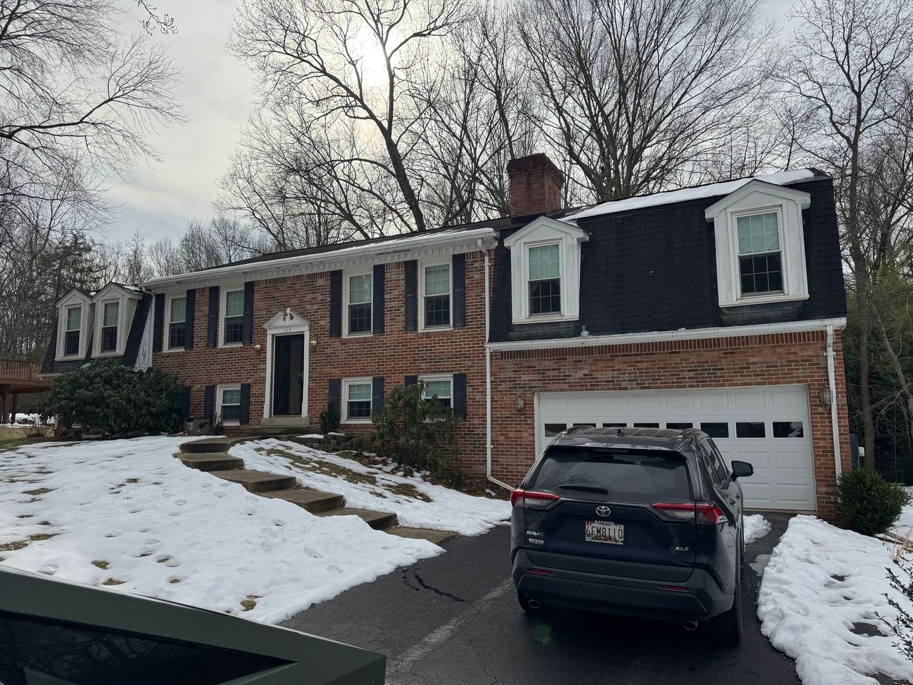 listing, photo 1