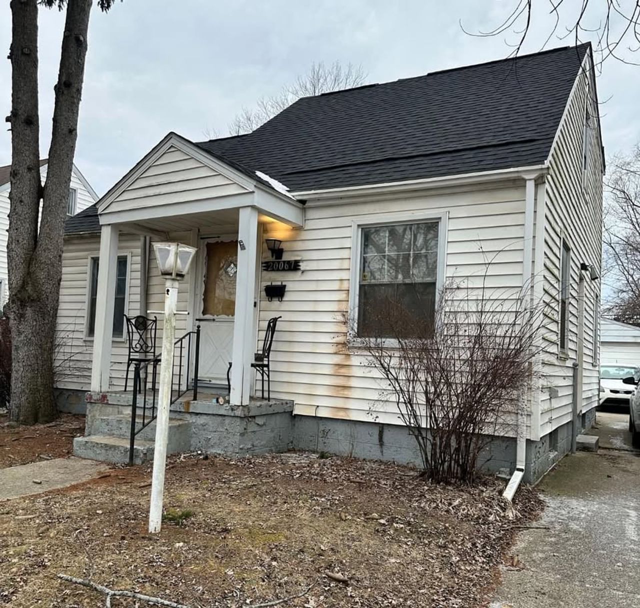 listing, photo 1