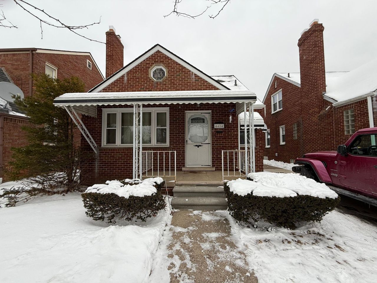 listing, photo 1