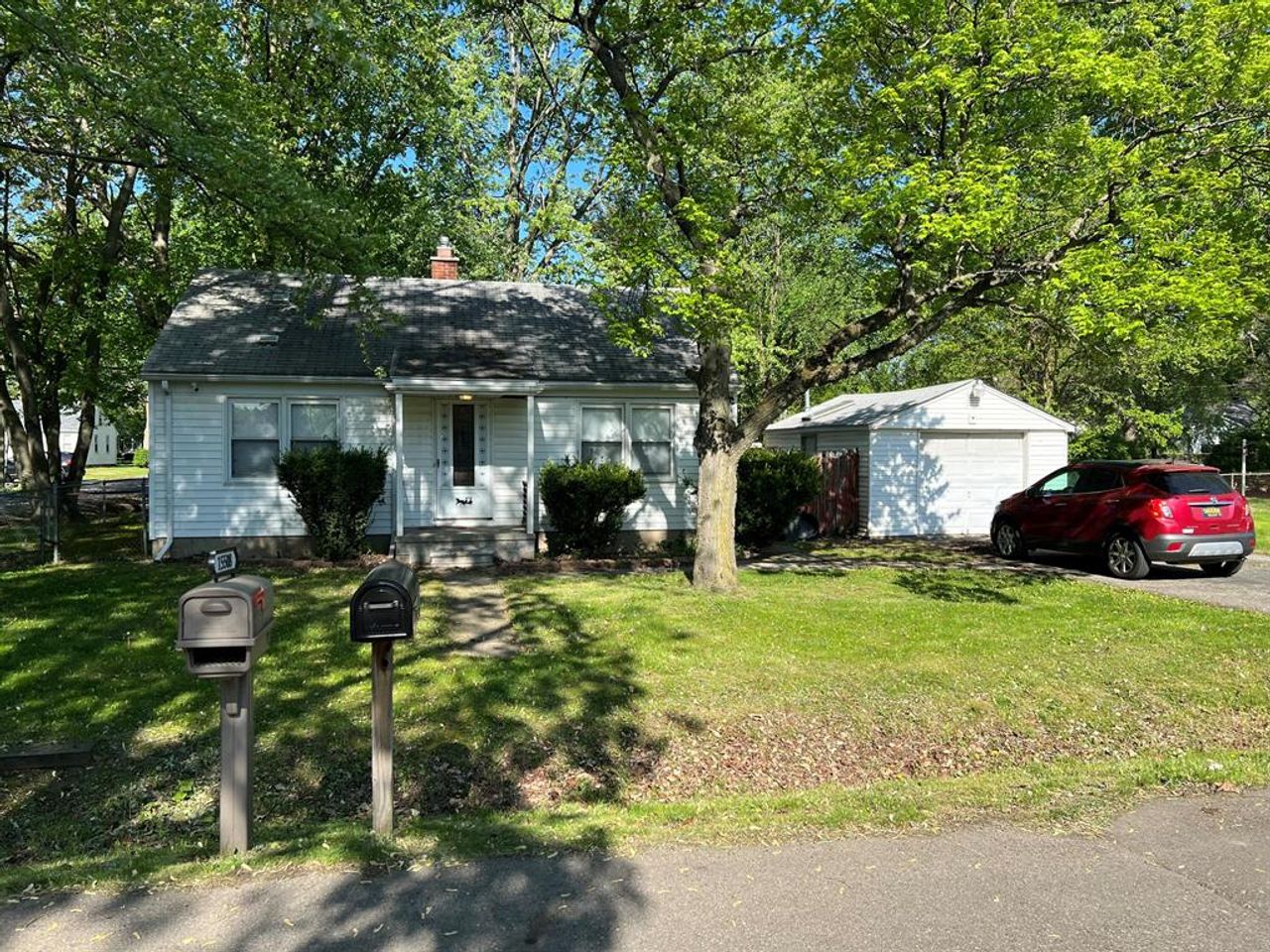 listing, photo 1