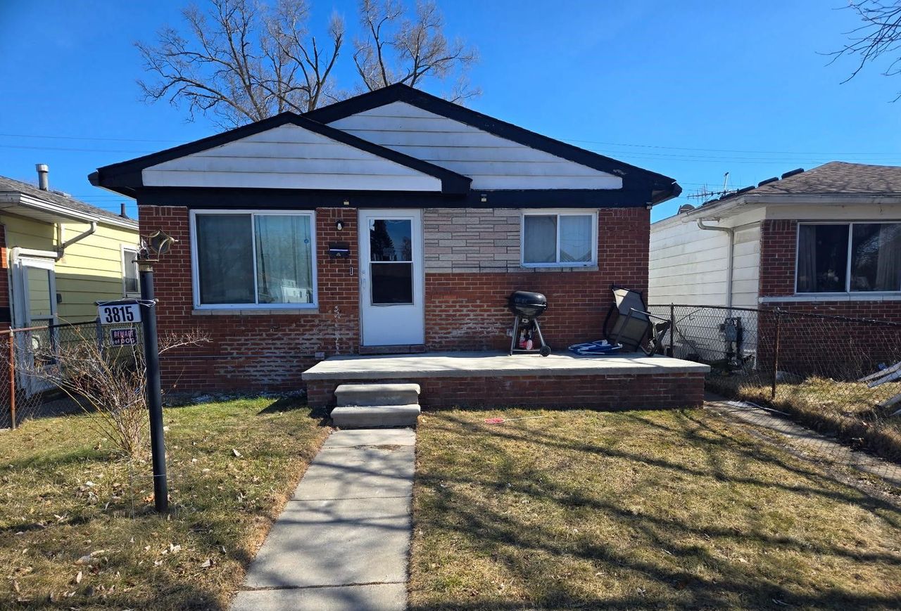 listing, photo 1