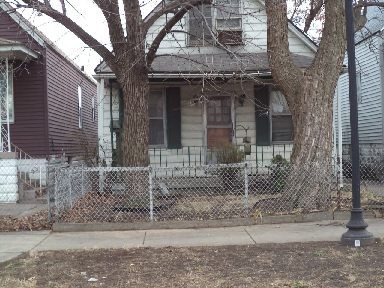 listing, photo 1