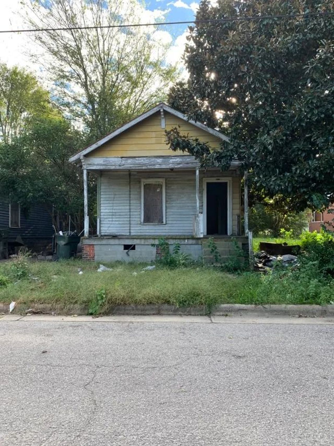 listing, photo 1