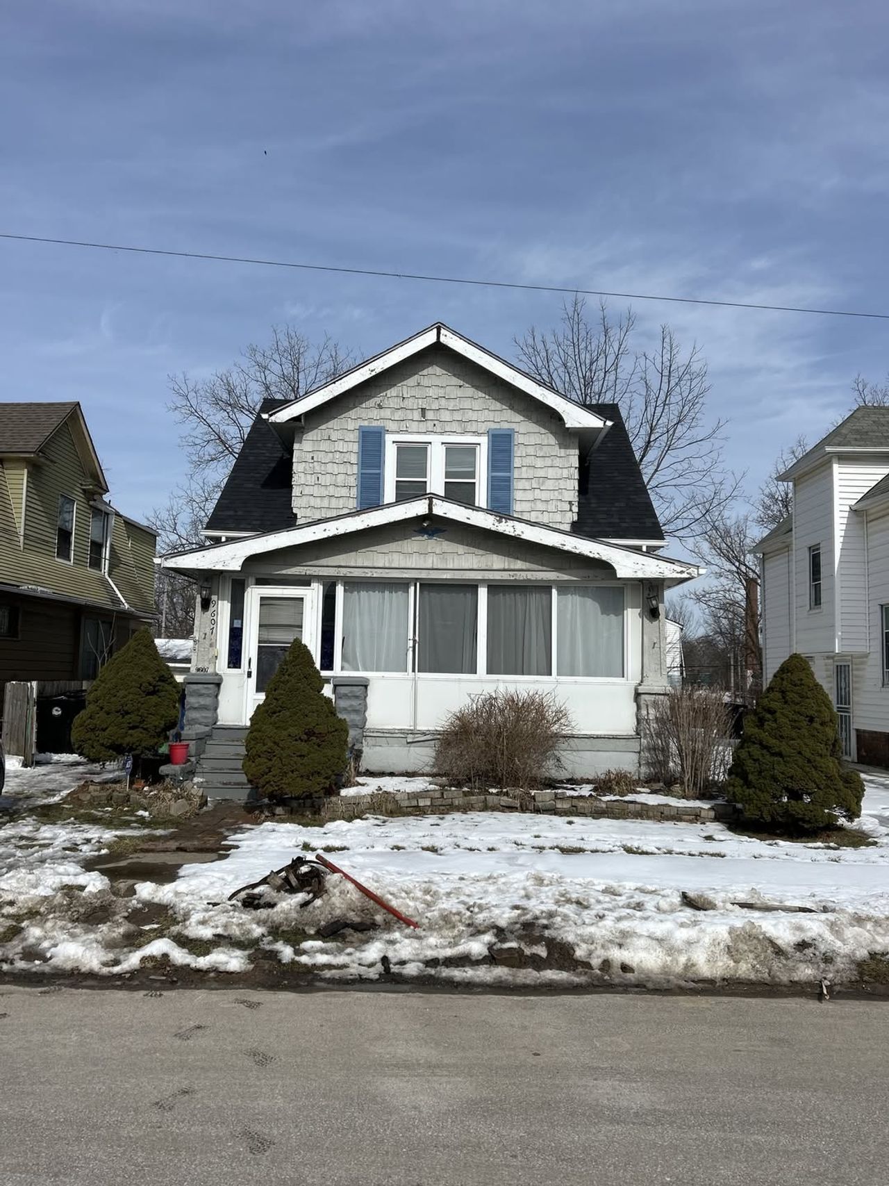 listing, photo 1