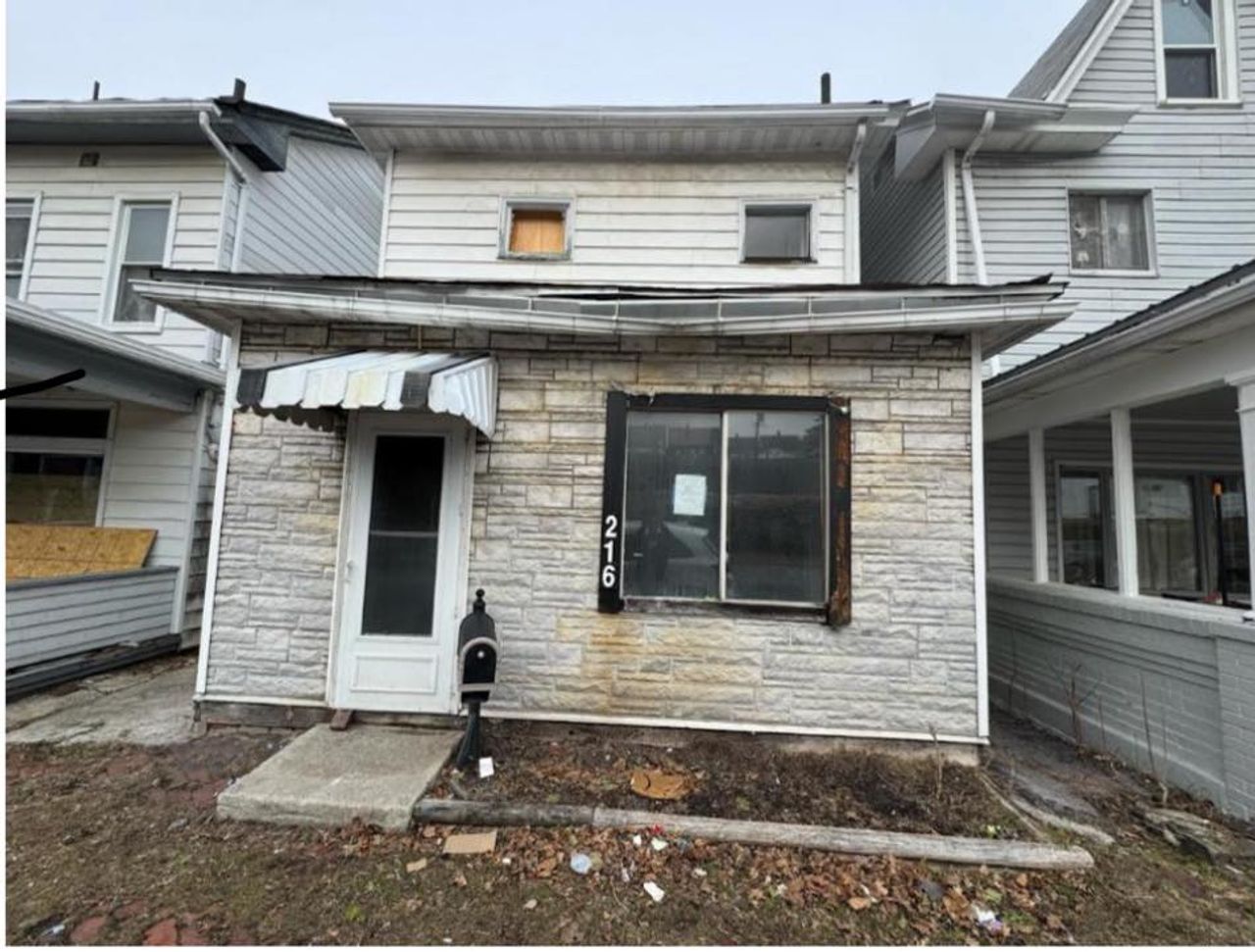 listing, photo 1