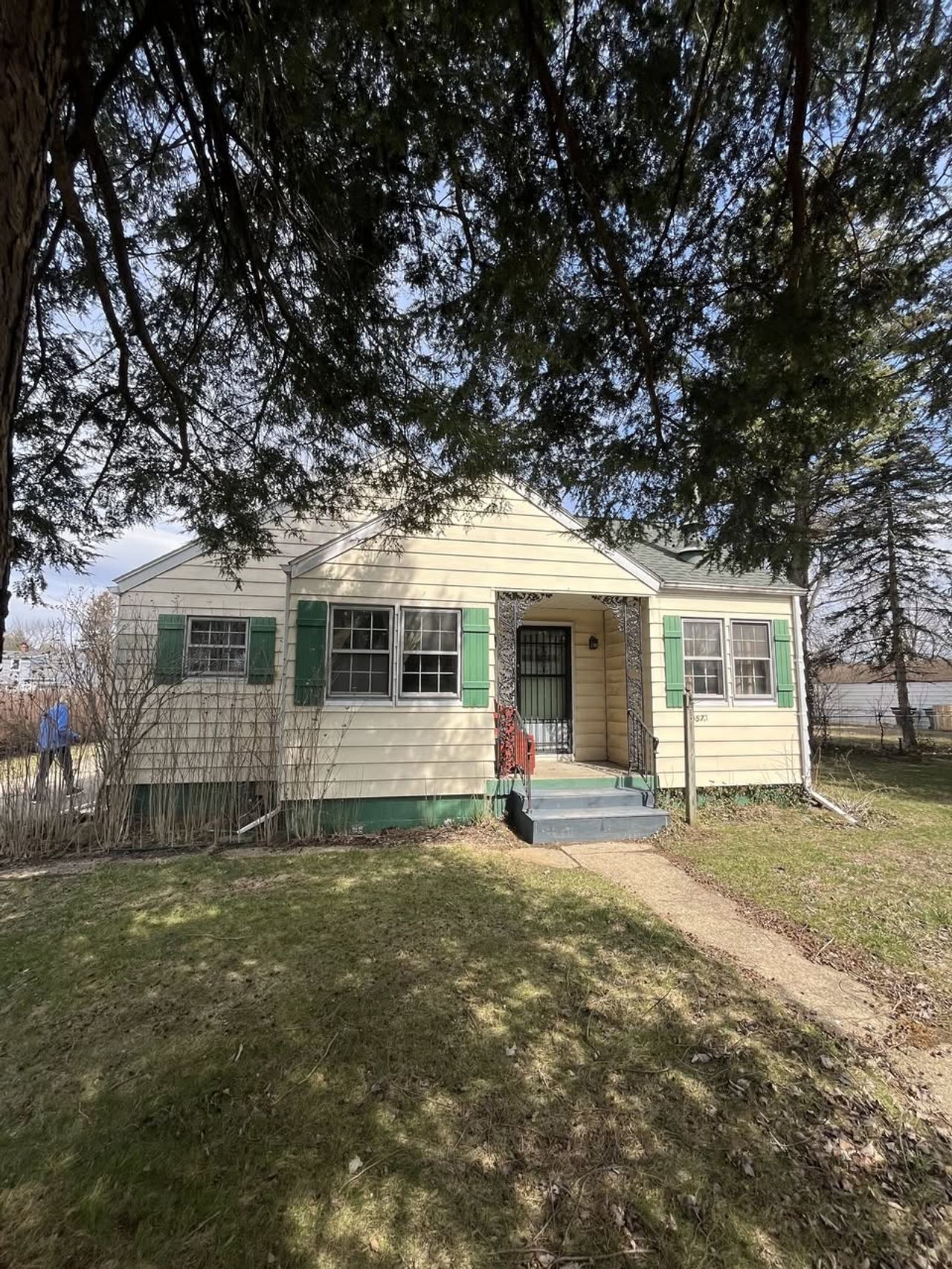 listing, photo 1