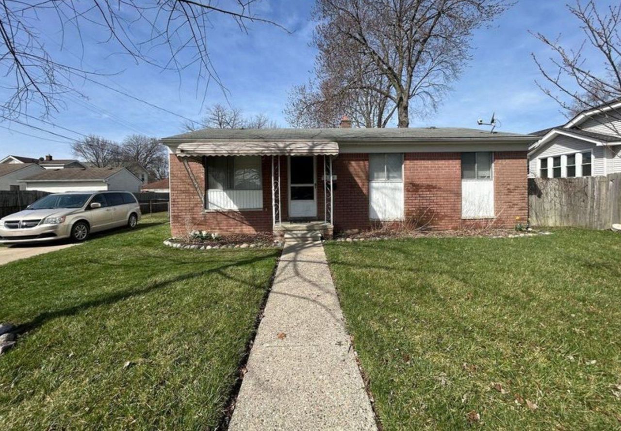 listing, photo 1