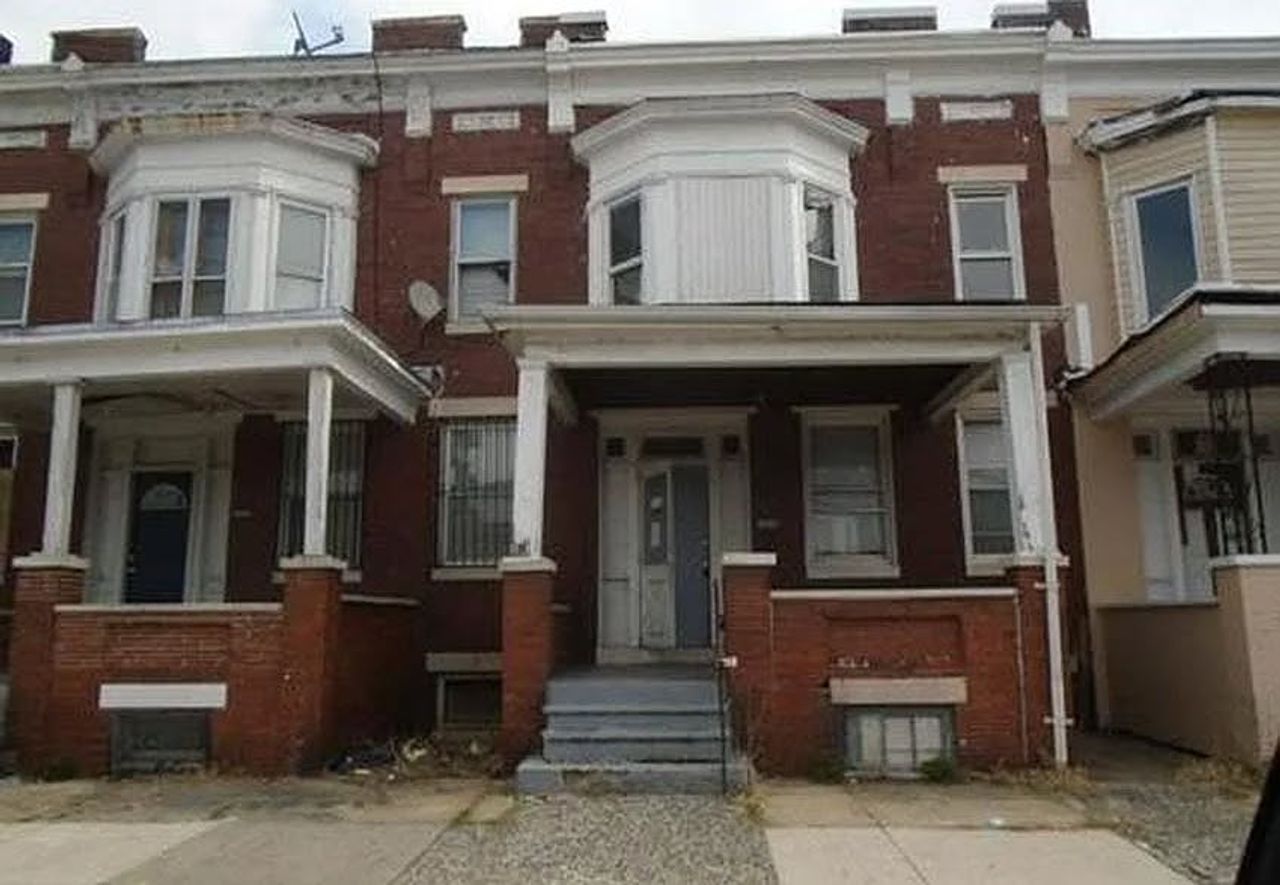 listing, photo 1