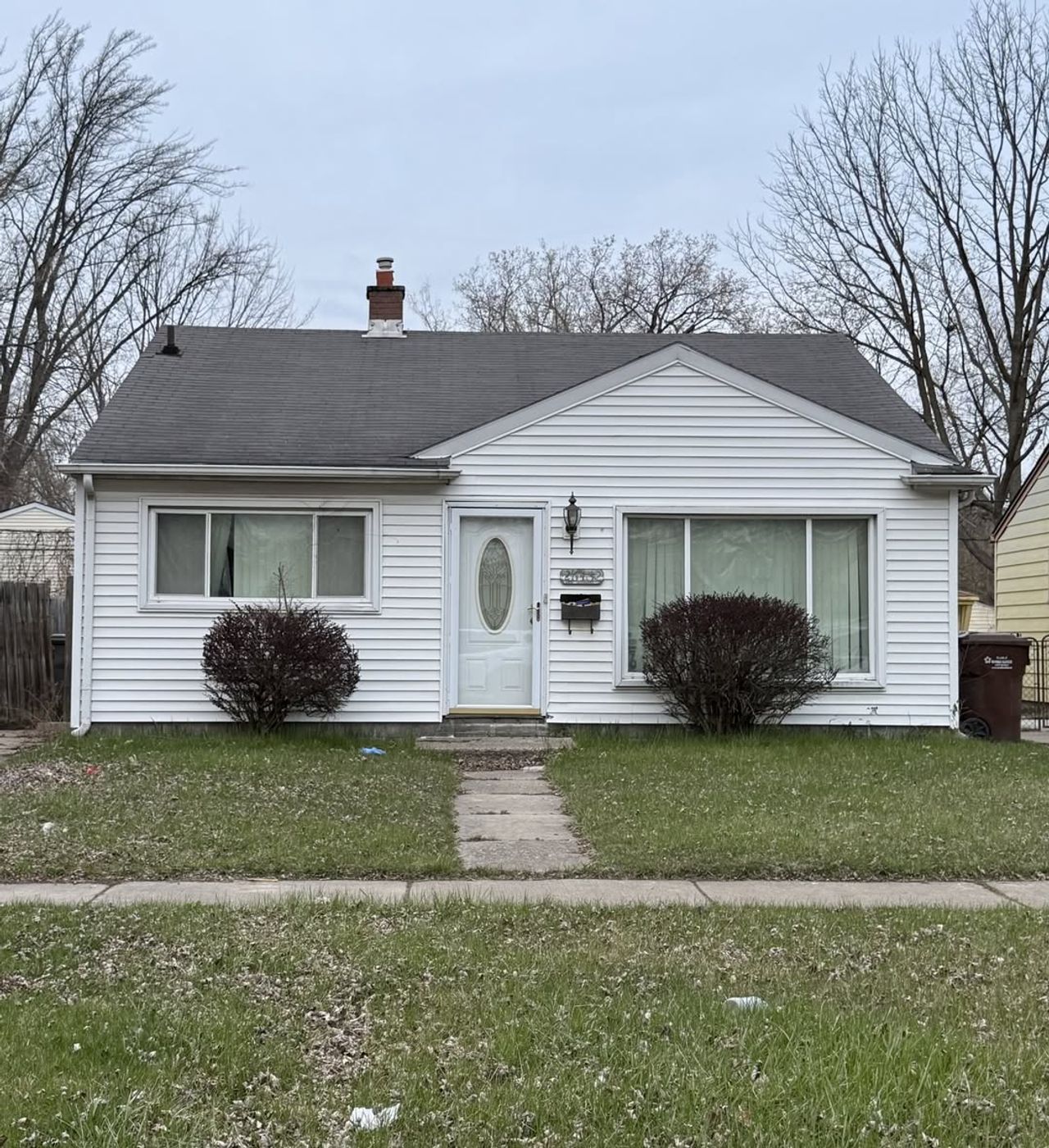 listing, photo 1
