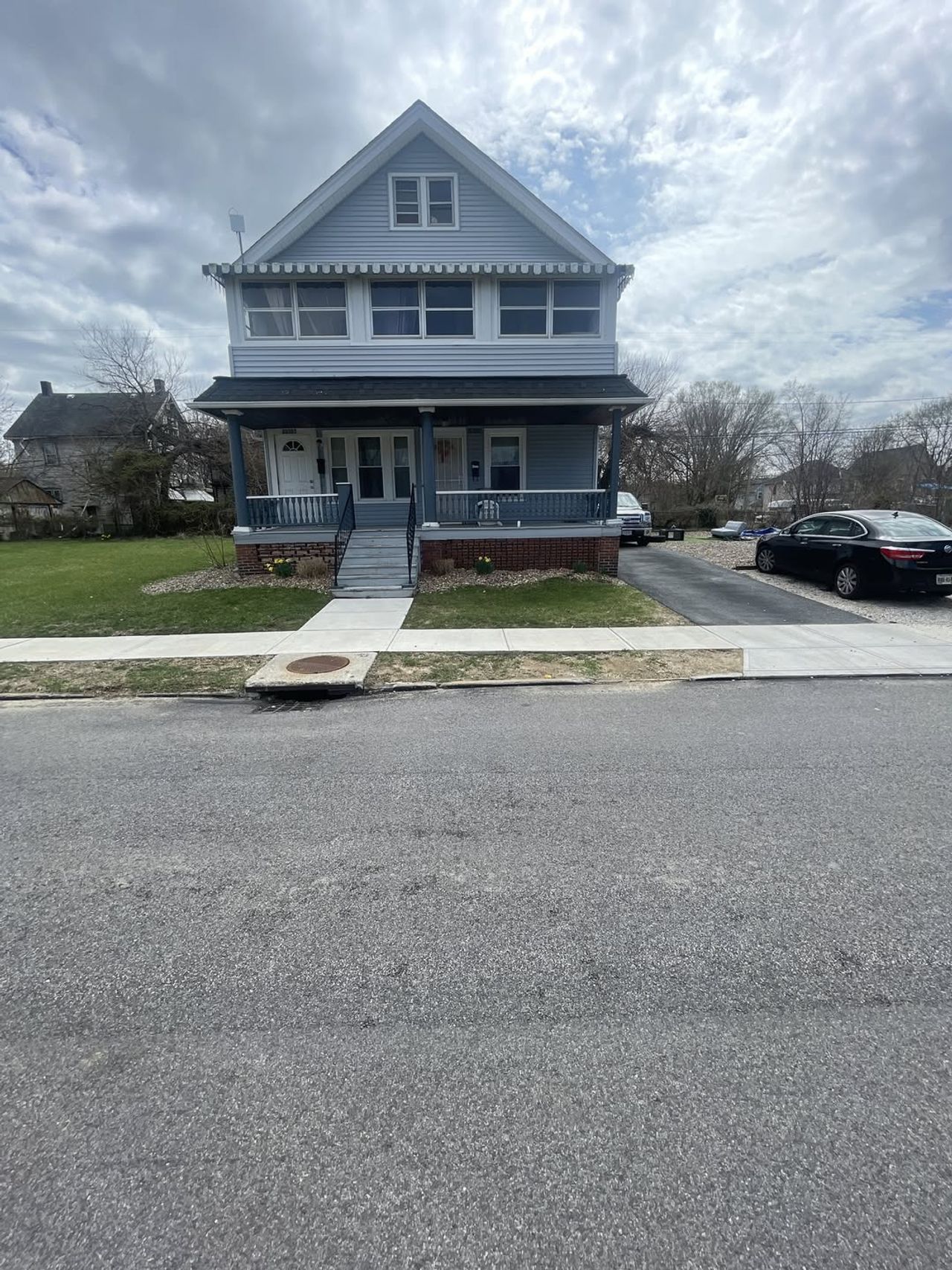 listing, photo 1