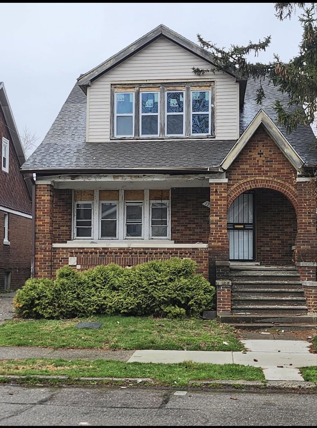 listing, photo 1