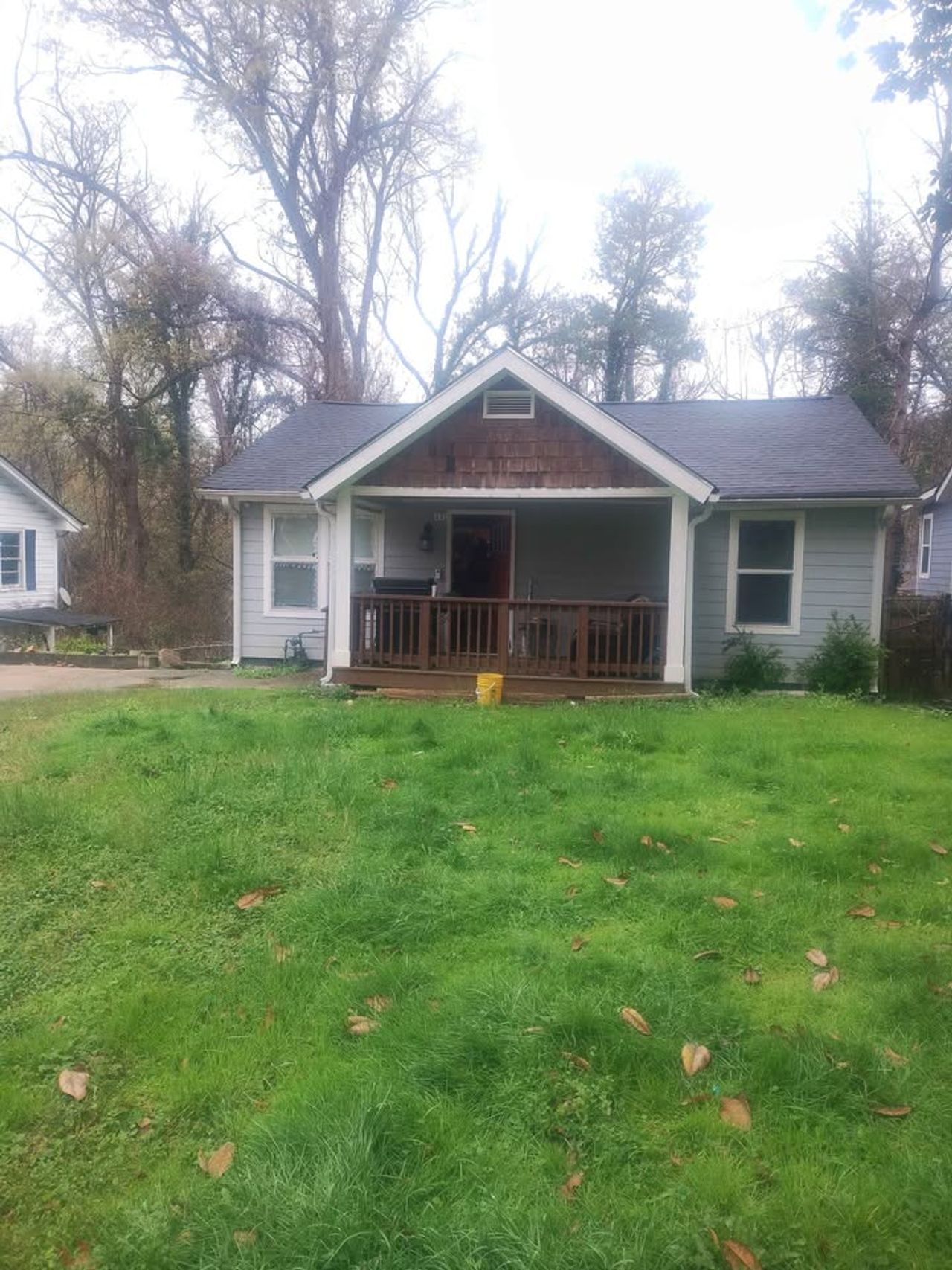 listing, photo 1