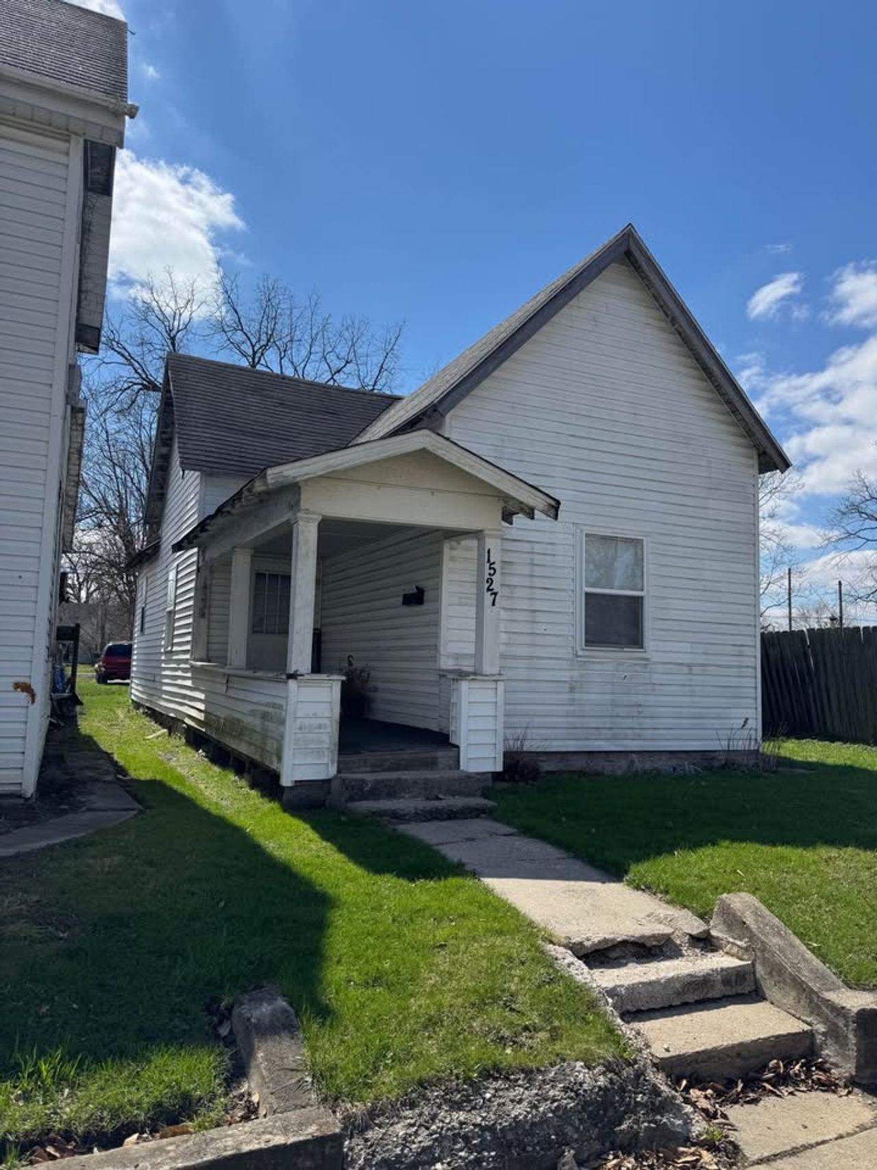 listing, photo 1