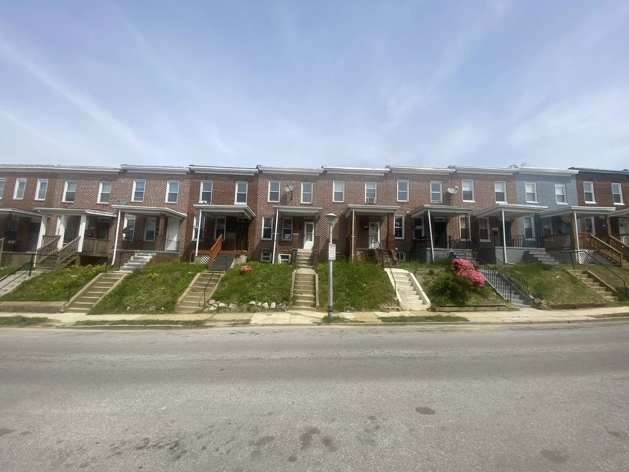 listing, photo 1