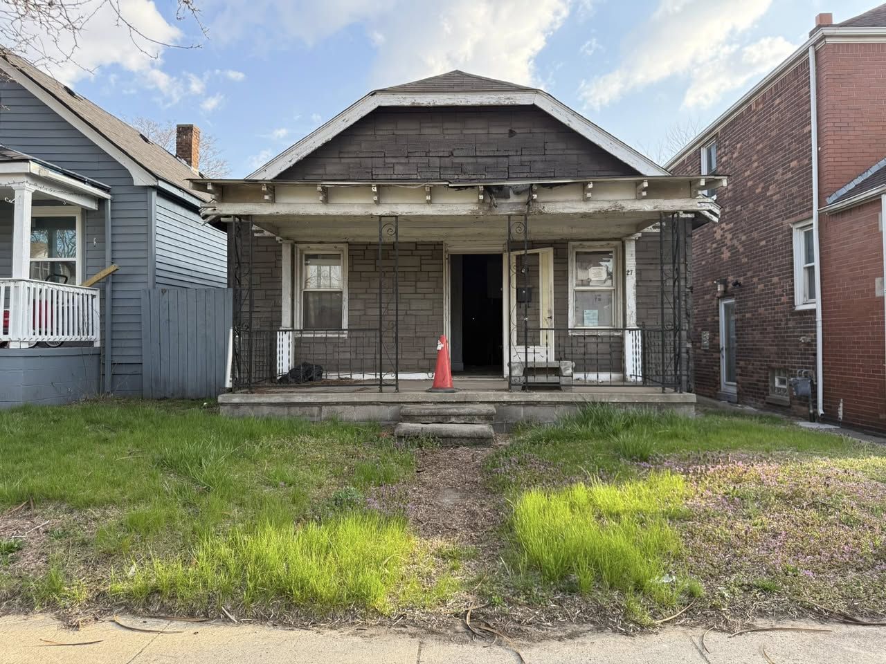 listing, photo 1
