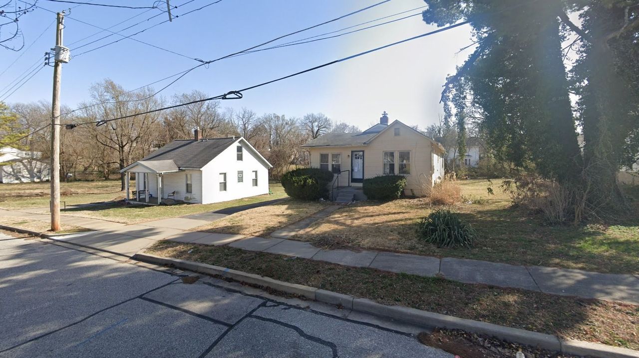 listing, photo 1