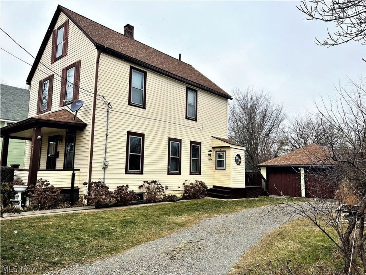 listing, photo 1