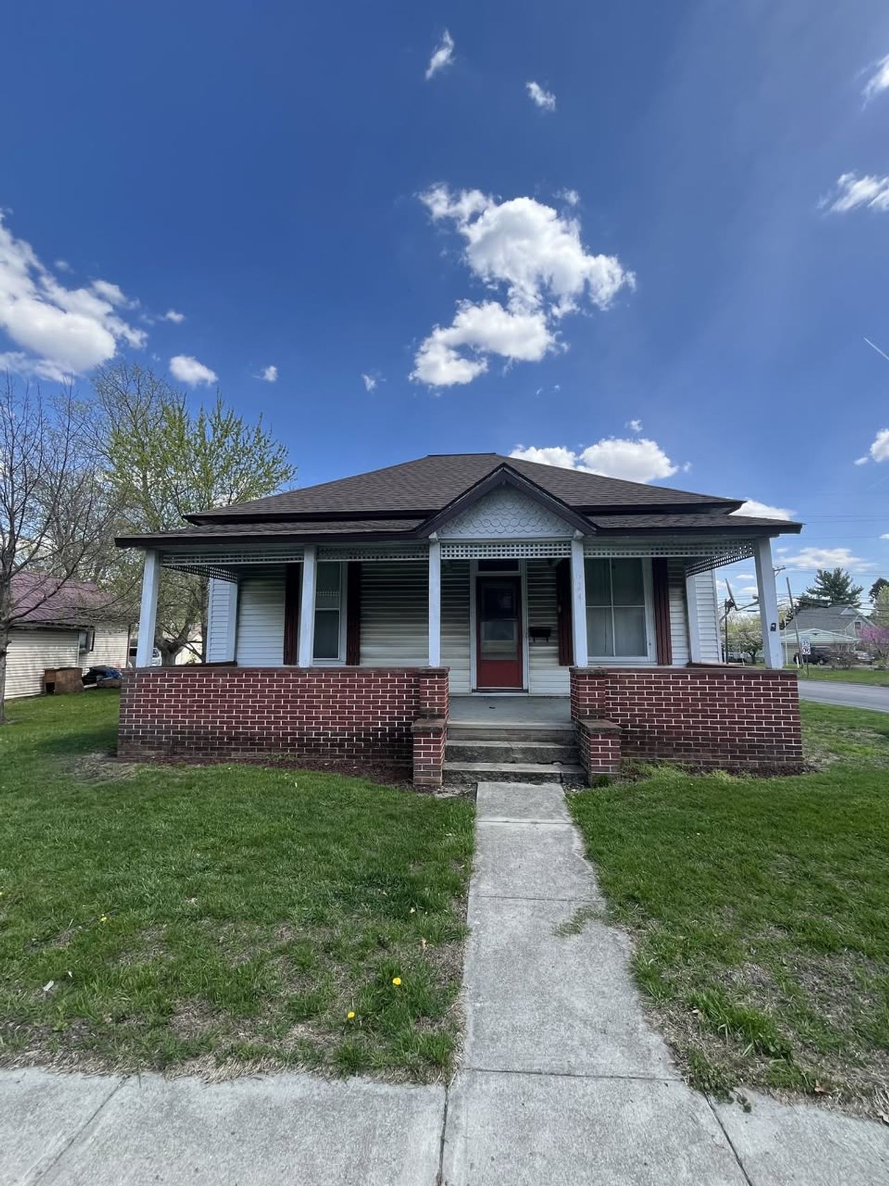 listing, photo 1