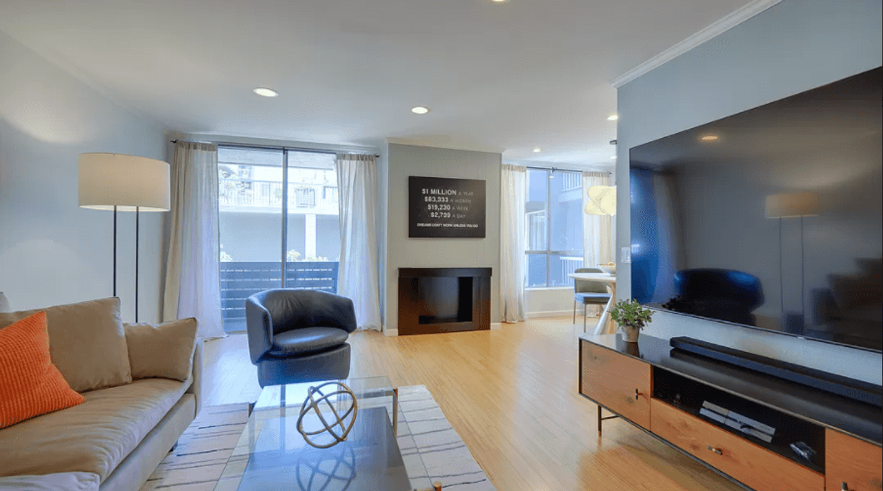 listing, photo 1