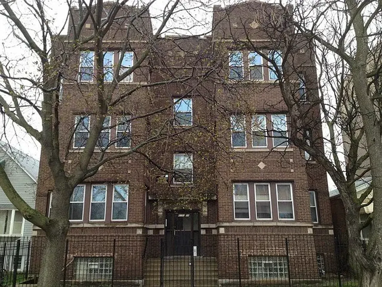 listing, photo 1