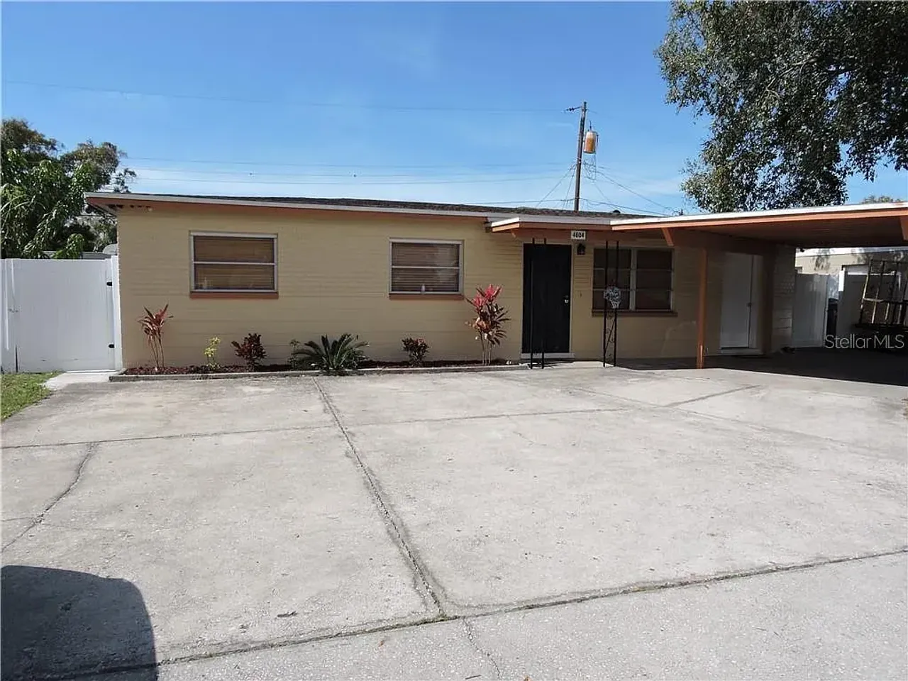 listing, photo 1