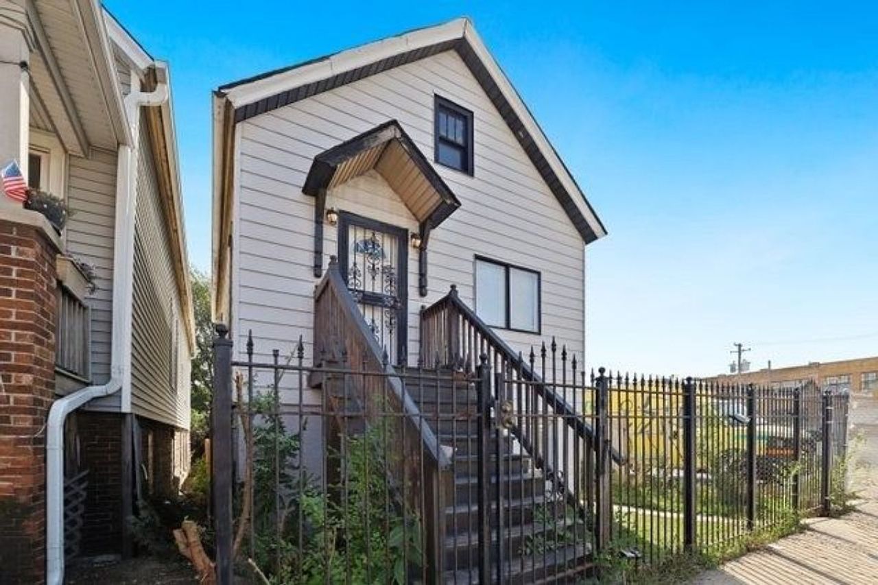 listing, photo 1