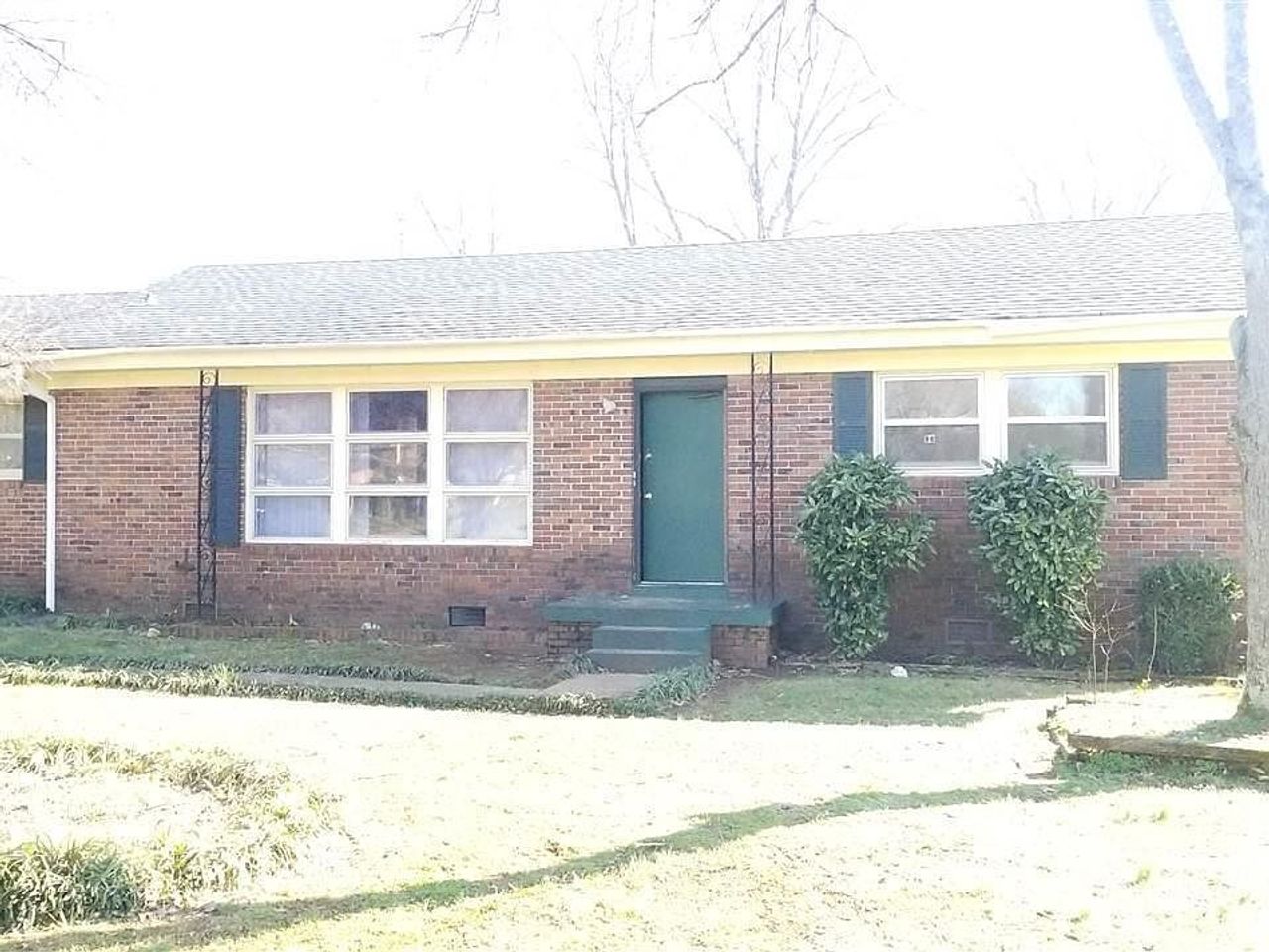 listing, photo 1