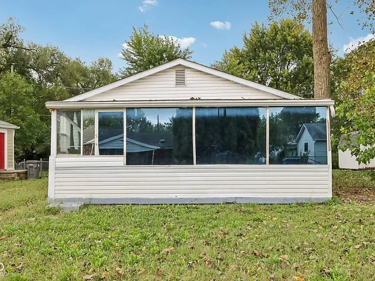 listing, photo 1