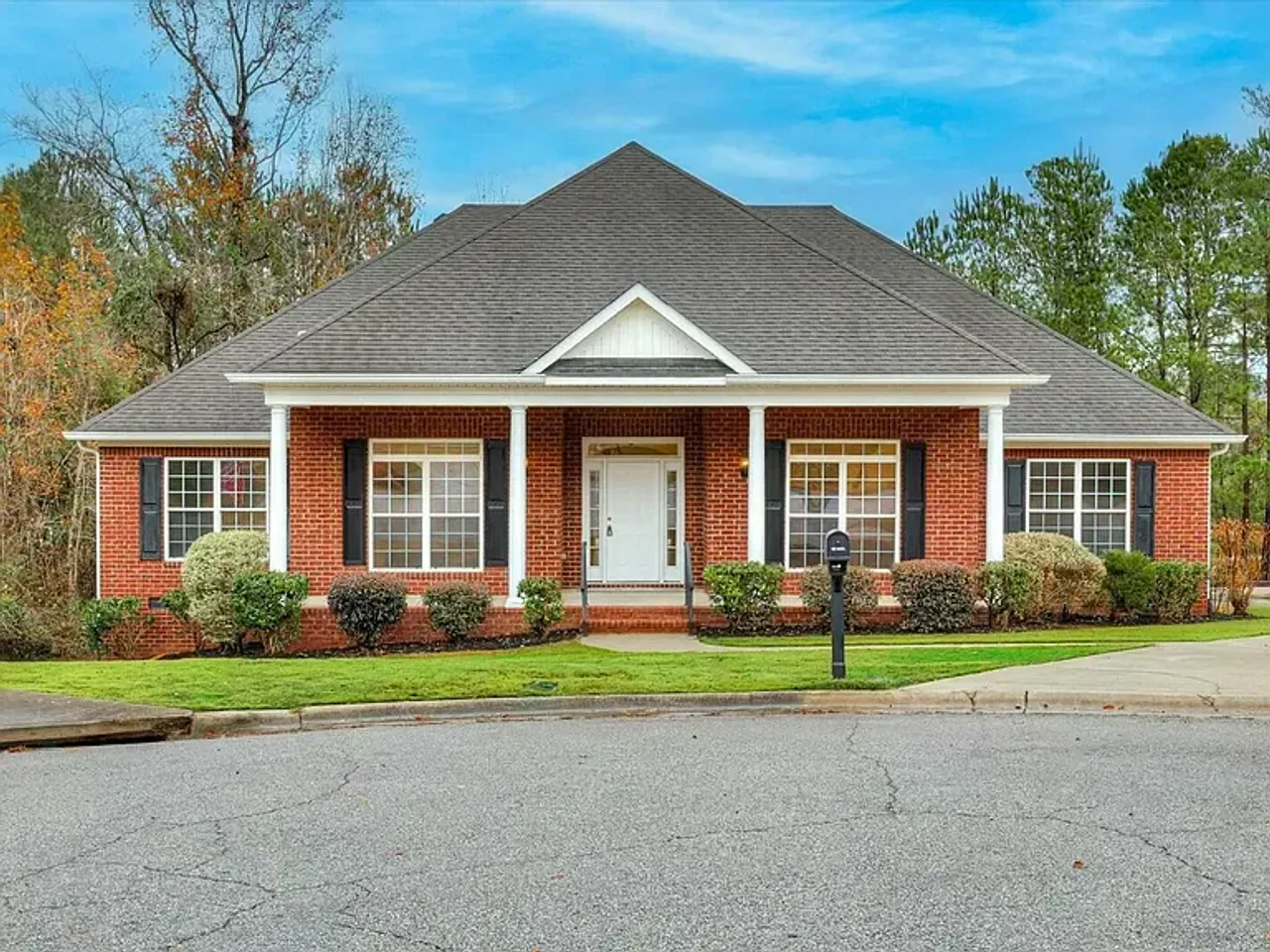 listing, photo 1