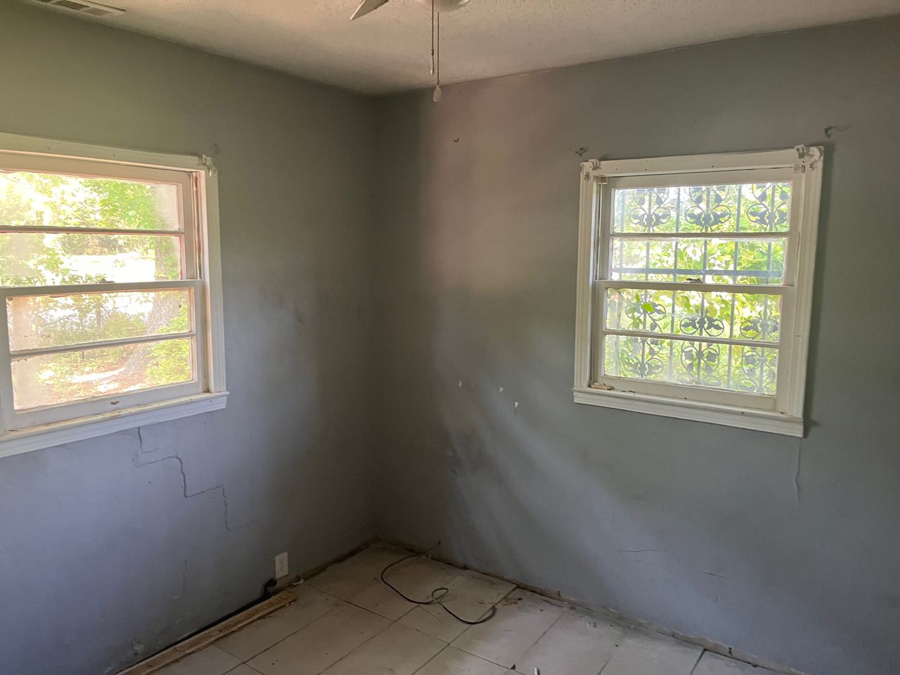listing, photo 1