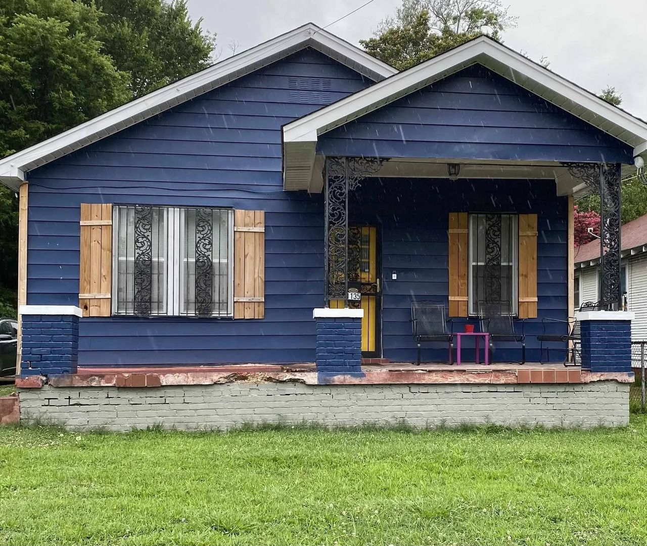 listing, photo 1