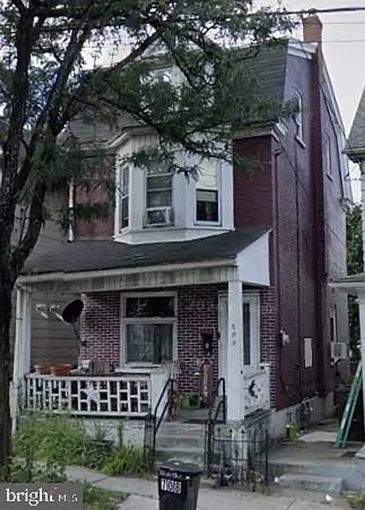 listing, photo 1