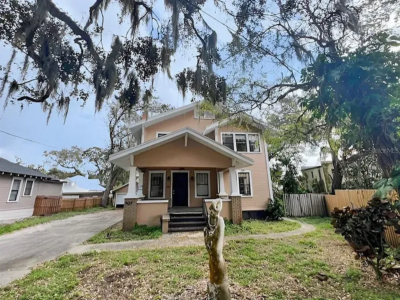 listing, photo 1