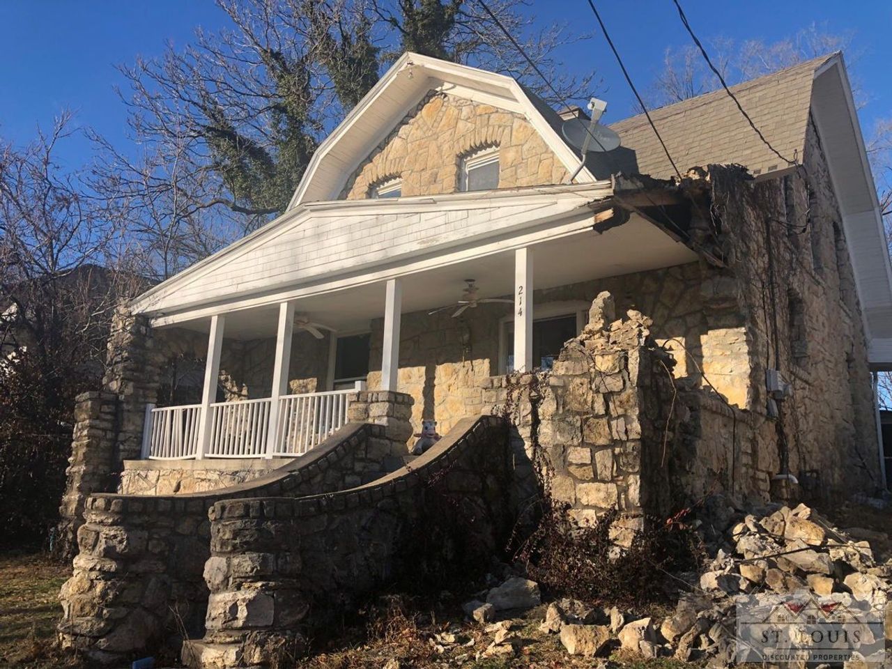 listing, photo 1