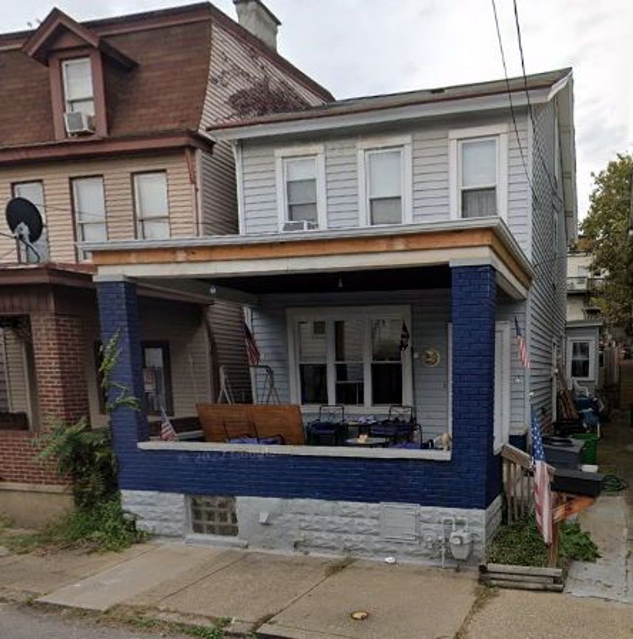listing, photo 1