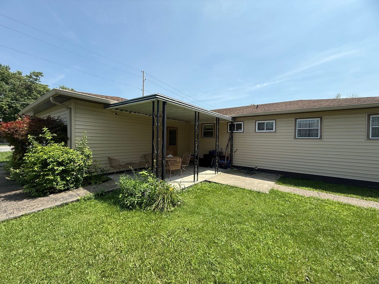 listing, photo 1