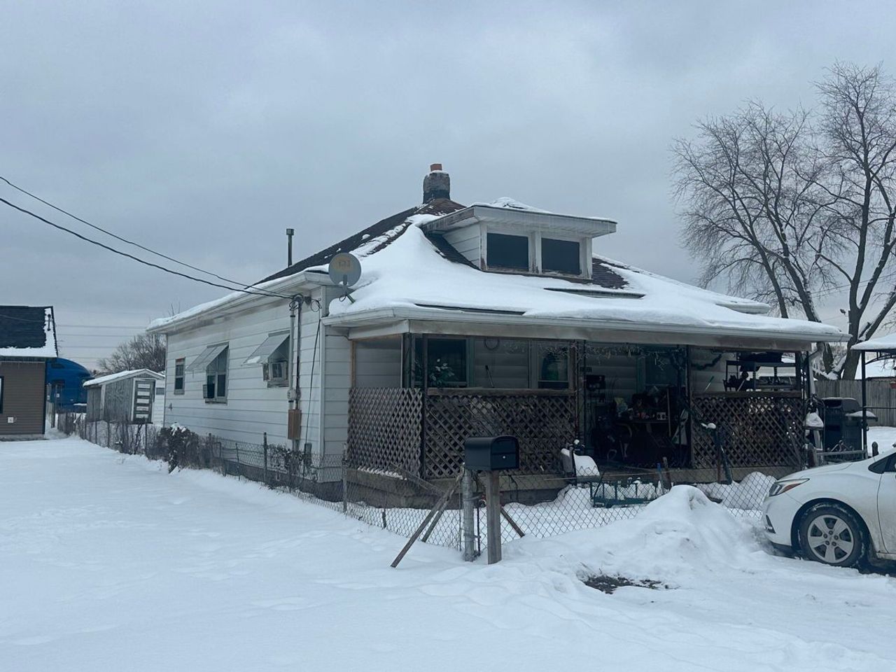 listing, photo 1