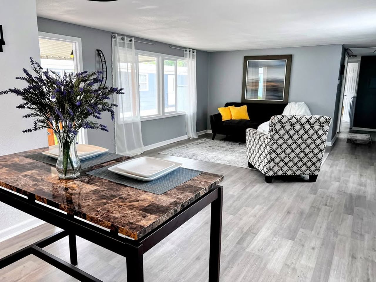 listing, photo 1