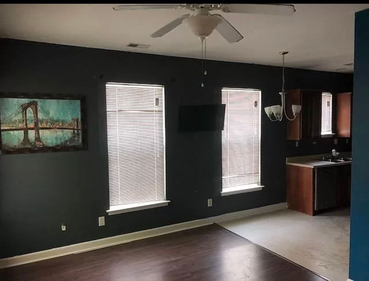 listing, photo 1