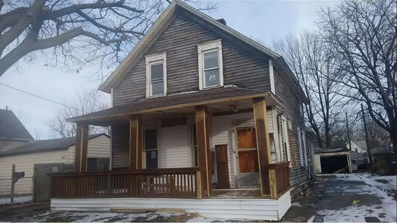 listing, photo 1